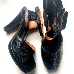 RE-MIX VINTAGE MIRANDA 3 HEELS IN BLACK CROC SZ 8